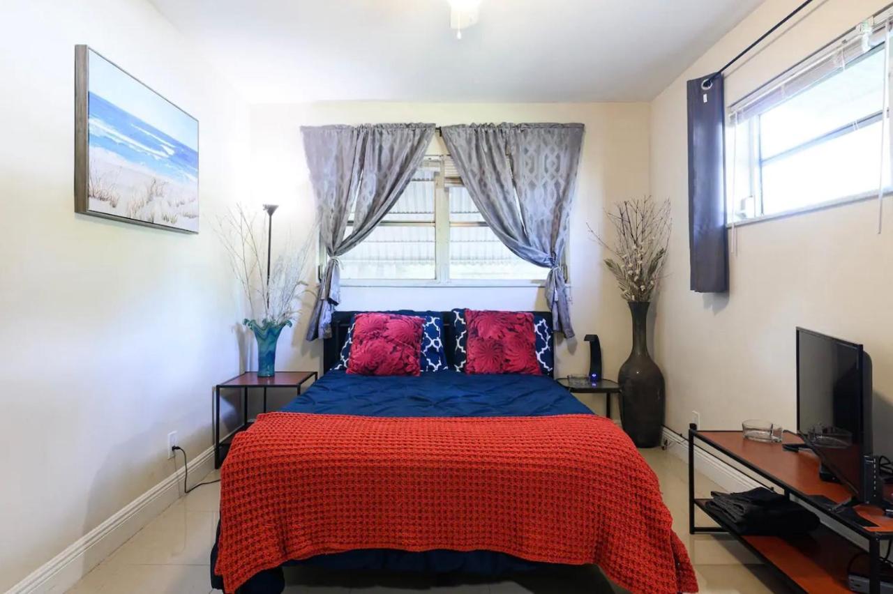 Sherry'S Place Home & Apartments ดาเนียบีช ภายนอก รูปภาพ